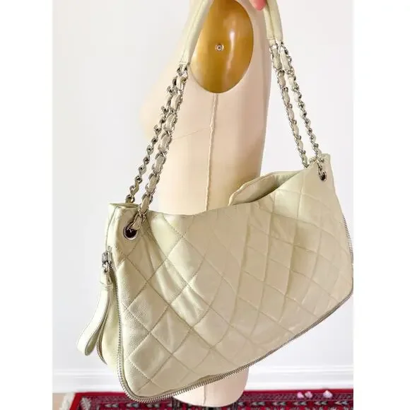 Vintage Chanel Ivory Quilted Caviar Leather Zip Expandable Shoulder Purse - Picture 8 of 15